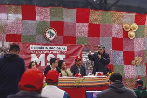 Rompendo cercas, agora na política