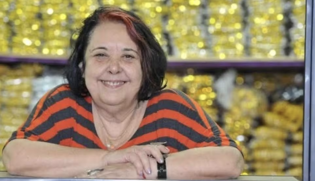 Morre Rosa Magalhães, ícone do carnaval carioca e sete vezes campeã