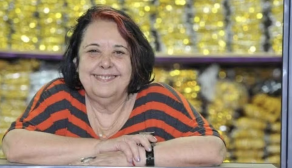 Morre Rosa Magalhães, ícone do carnaval carioca e sete vezes campeã
