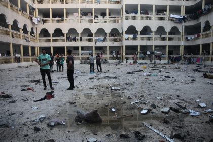 Defesa Civil de Gaza eleva a pelo menos 90 número de mortos em ataque israelense a escola