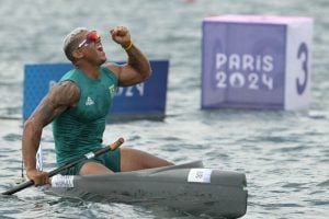 Isaquias Queiroz conquista medalha de prata na canoagem em Paris