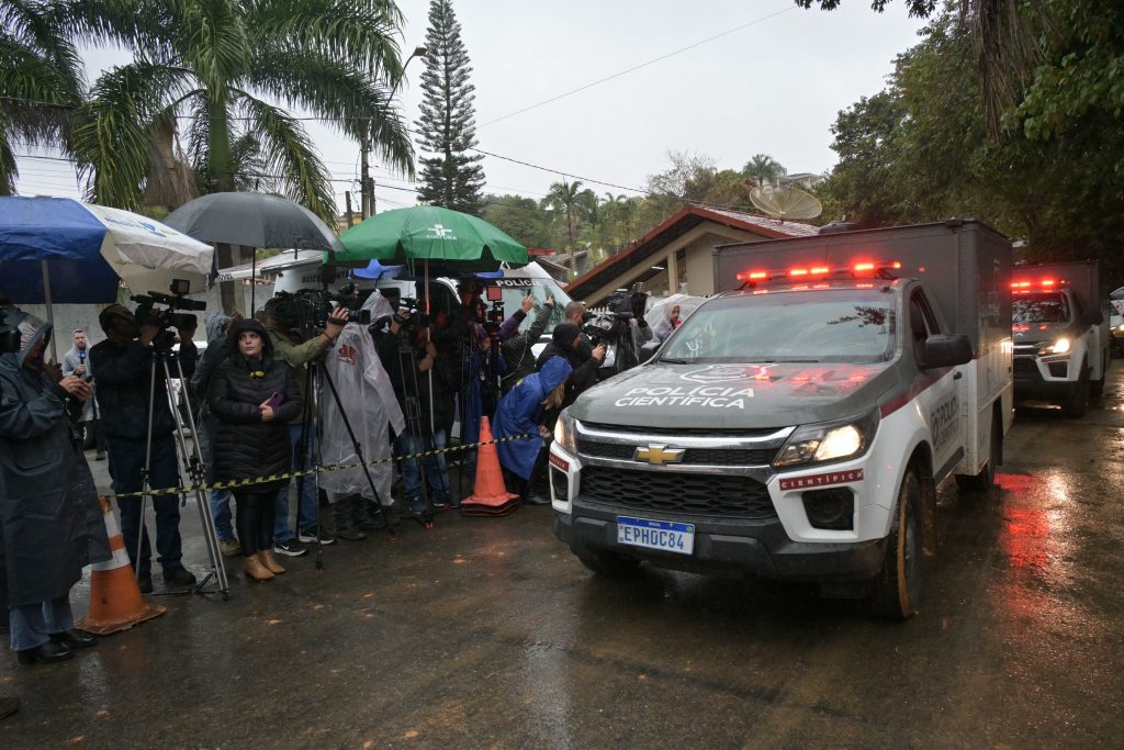 Defesa Civil recebe familiares das vítimas da tragédia aérea; 6 corpos já foram identificados