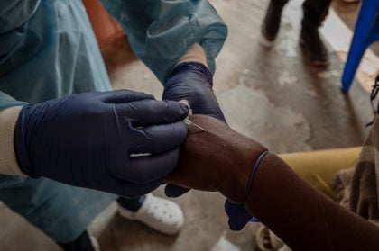 OMS recomenda início de campanha de vacinação em países afetados pela mpox