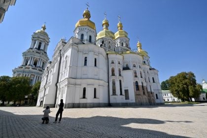 Parlamento ucraniano vota projeto para proibir Igreja Ortodoxa vinculada à Rússia