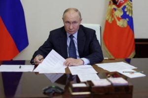 Rússia alerta França: 'Não tentem intimidar o fundador do Telegram'