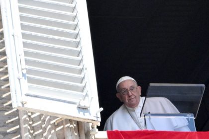 Papa condena lei ucraniana que proíbe Igreja Ortodoxa vinculada a Moscou