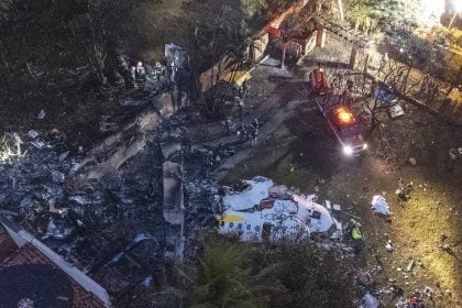 Aviação/ Em queda livre