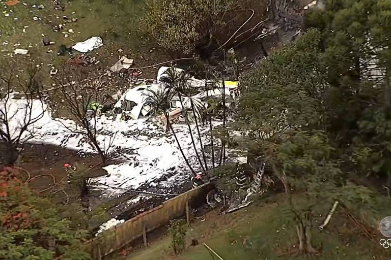 Políticos e autoridades lamentam queda de avião em São Paulo