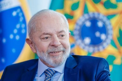 Lula tem quadro estável e retoma agenda no Planalto; viagens internacionais seguem restritas