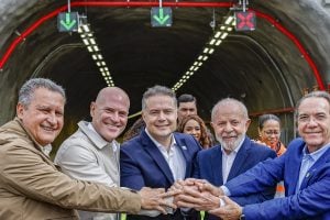 Lula: governador 'pensa pequeno' ao faltar em inauguração da 'obra mais importante' de SC por questão política