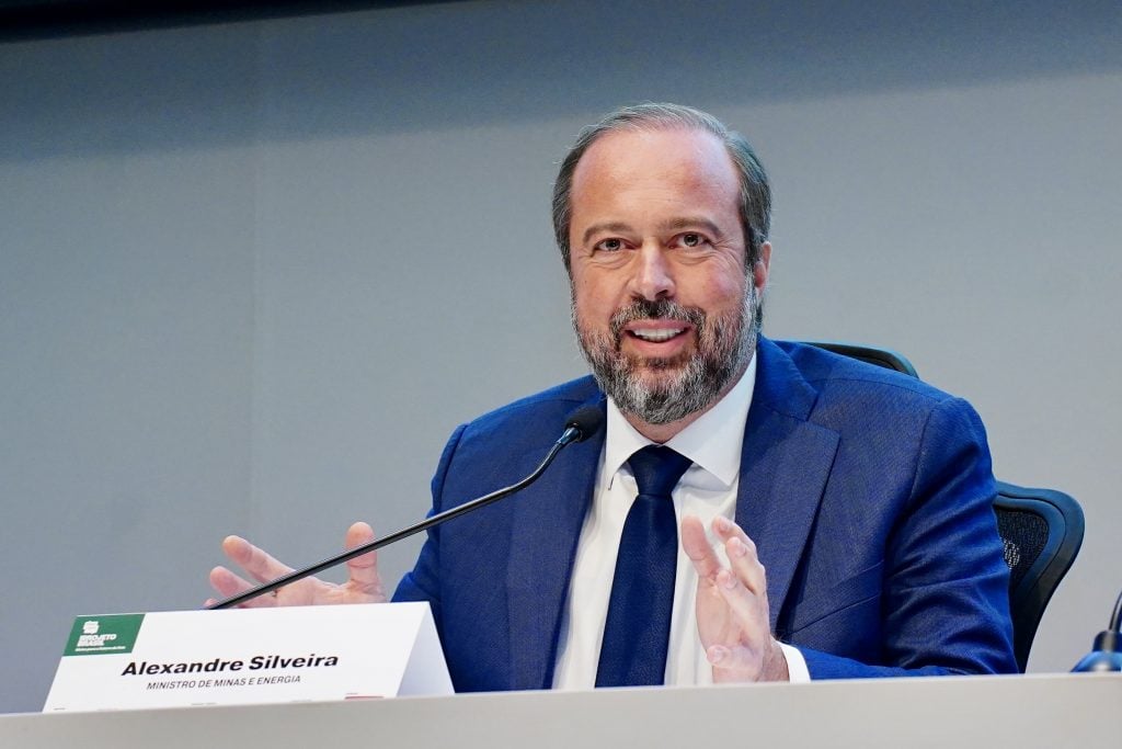 Âmbar Energia: Silveira anuncia novo adiamento de acordo e dá mais prazo para análise do TCU