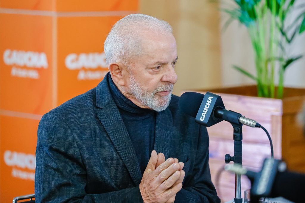 Lula aponta o perfil do próximo presidente do Banco Central, mas evita antecipar indicação