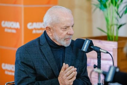 Lula aponta o perfil do próximo presidente do Banco Central, mas evita antecipar indicação