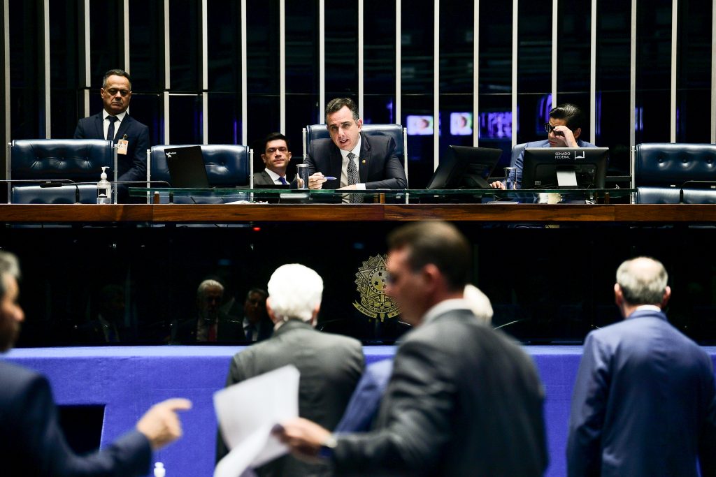 Projeto de regulamentação da reforma tributária tranca a pauta do Senado