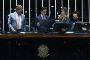 Congresso promulga a PEC da Anistia, que salva partidos de multas e reduz verbas para negros
