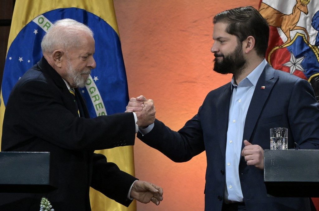 Lula e Boric não citam a Venezuela em declaração final de encontro em Santiago