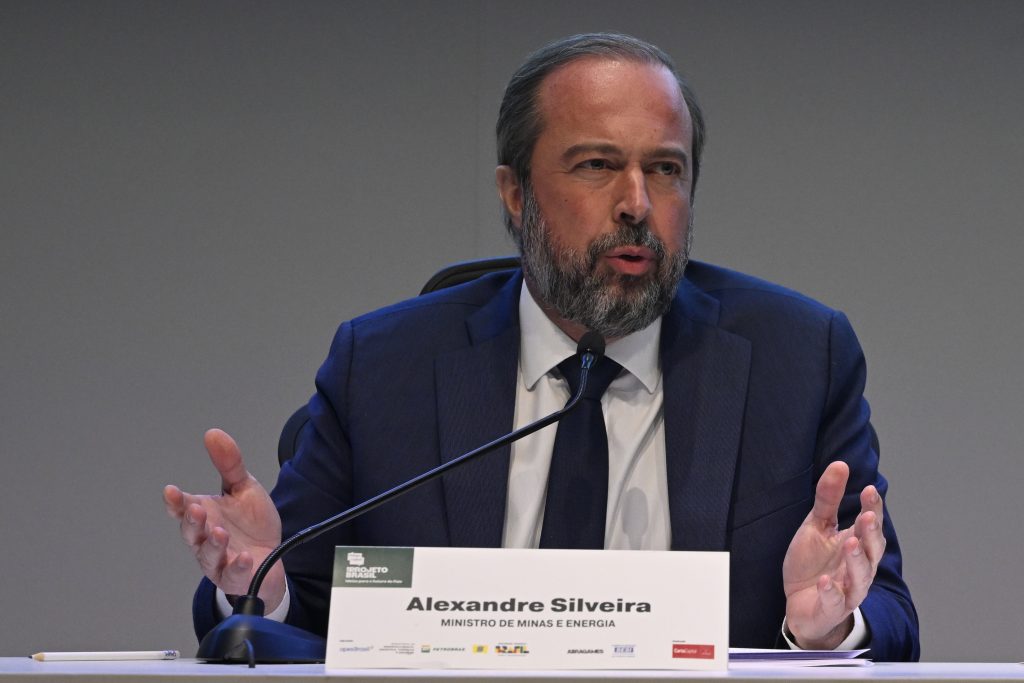 Transição energética deve ser sem ‘extremismo ideológico’, diz Silveira em evento promovido por CartaCapital