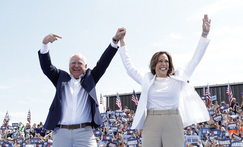 Democracia corre risco nos EUA se Trump vencer, adverte Kamala