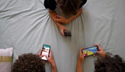 Governo belga proíbe uso de celulares nas escolas