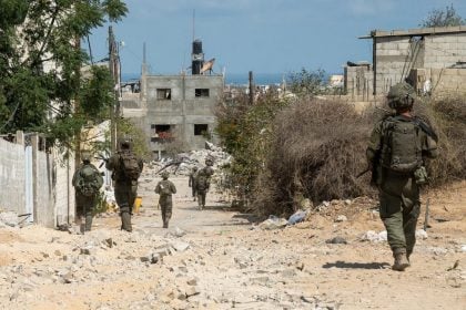 Israel usa palestinos como ‘escudos humanos’ – prática que atribui ao Hamas