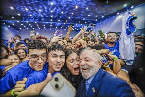 Lula diz a jovens no Ceará que existe 'a internet de Jesus' e 'a internet de Lúcifer'