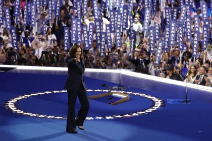 Kamala encerra a convenção democrata com apelo à unidade contra Trump; veja os destaques
