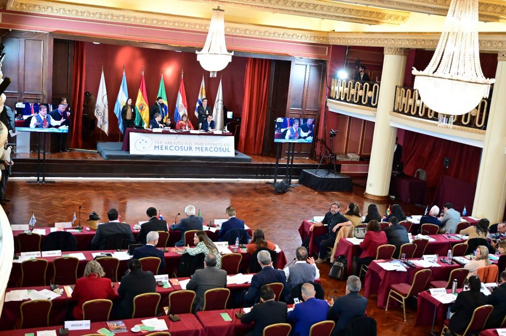 Comissão do Parlasul ouvirá Itamaraty sobre eleições da Venezuela