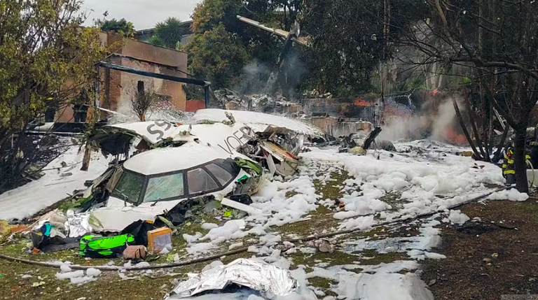 Destroços de avião já estão na sede da Voepass, em Ribeirão Preto