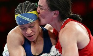 Bia Ferreira perde para irlandesa, mas garante o bronze no boxe