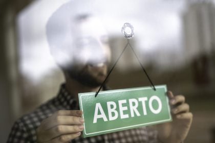 Faturamento de pequenas empresas recua, mas projeção para 2025 indica alta de 1,3%