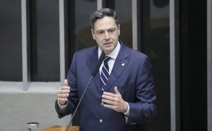Bolsonaristas avançam na Câmara com projetos que miram o STF