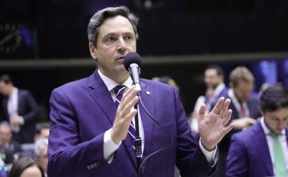 Deputado do PL quer trazer congressistas dos EUA para discutir bloqueio do X na Câmara