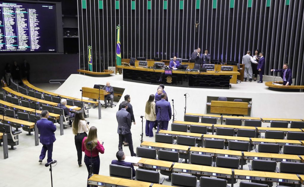 Câmara aprova Lei Geral do Turismo e destrava R$ 5 bilhões em crédito às aéreas