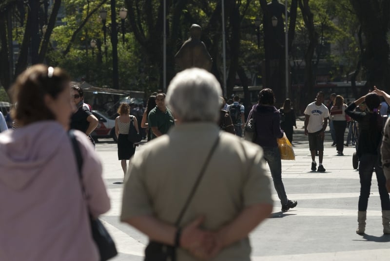 População brasileira passa de 212 milhões de habitantes, diz IBGE