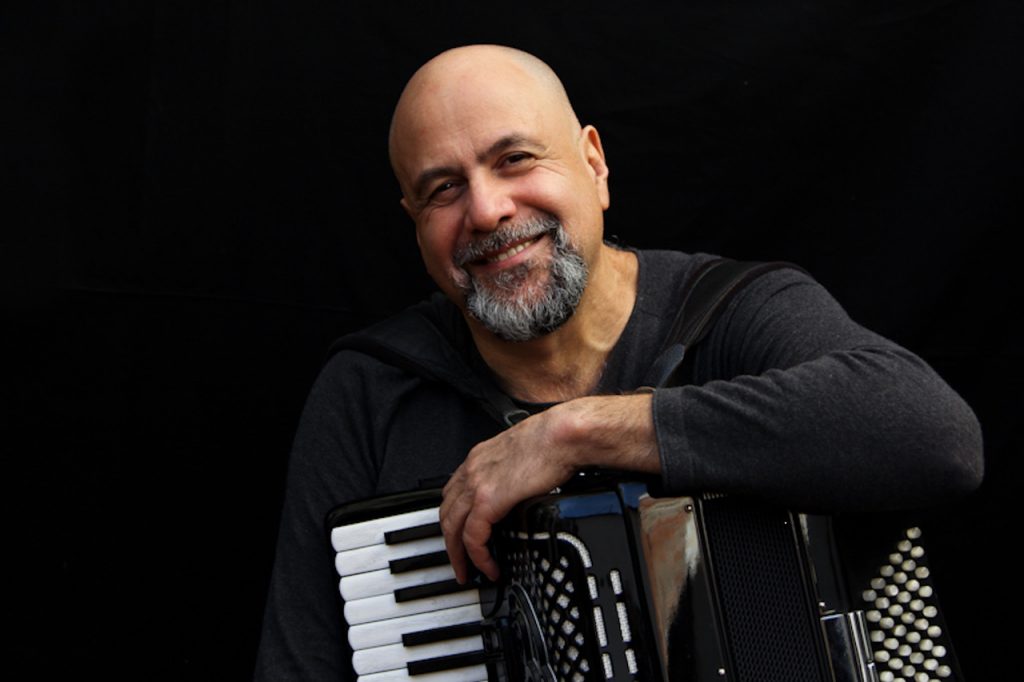 Toninho Ferragutti: ‘É uma pena que a música caipira se perca no meio da música sertaneja’
