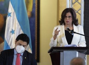 Presidente de Honduras nomeia nova ministra da Defesa após escândalo de drogas