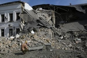 Rússia volta a lançar mísseis contra Kiev
