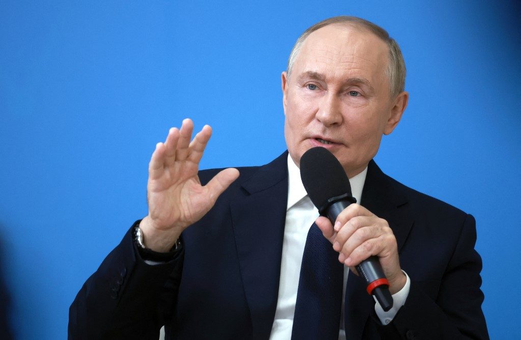 Rússia vai restringir meios de comunicação dos EUA em resposta a sanções contra RT