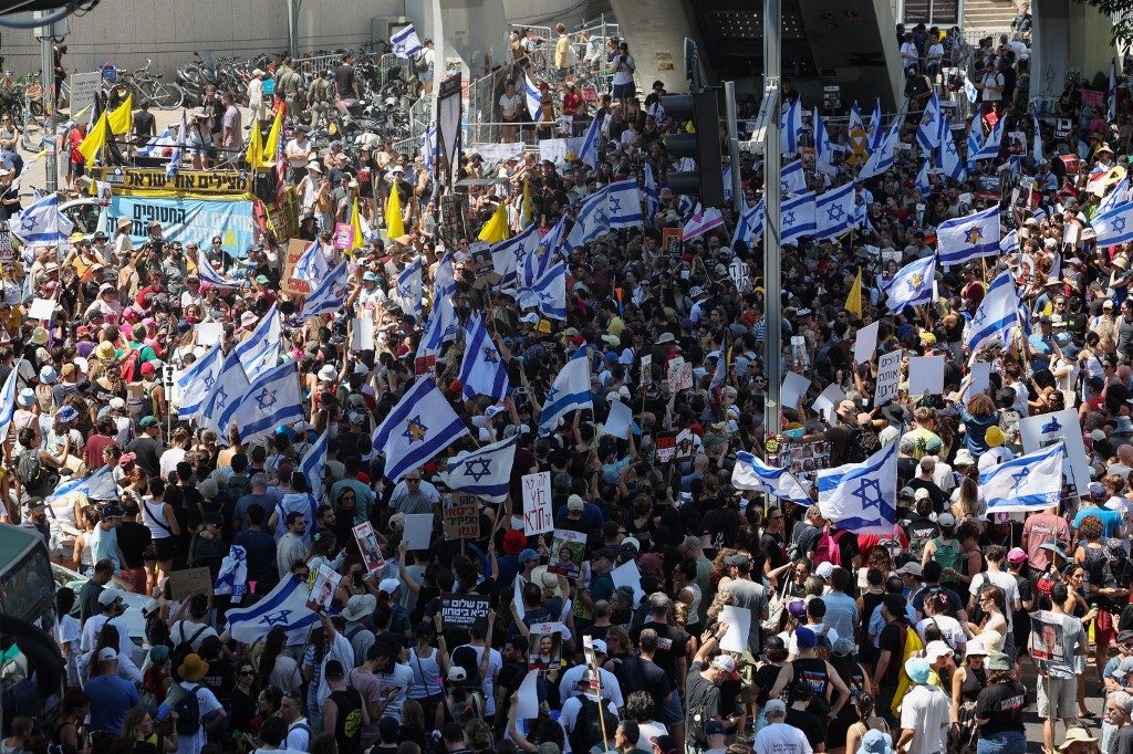 Israel tem greve geral para exigir acordo sobre os reféns