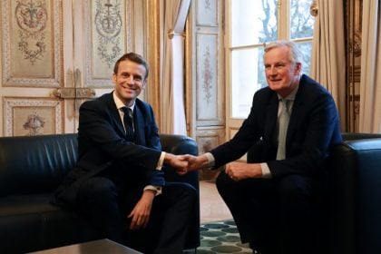 Primeiro-ministro da França finaliza difíceis consultas para formar governo