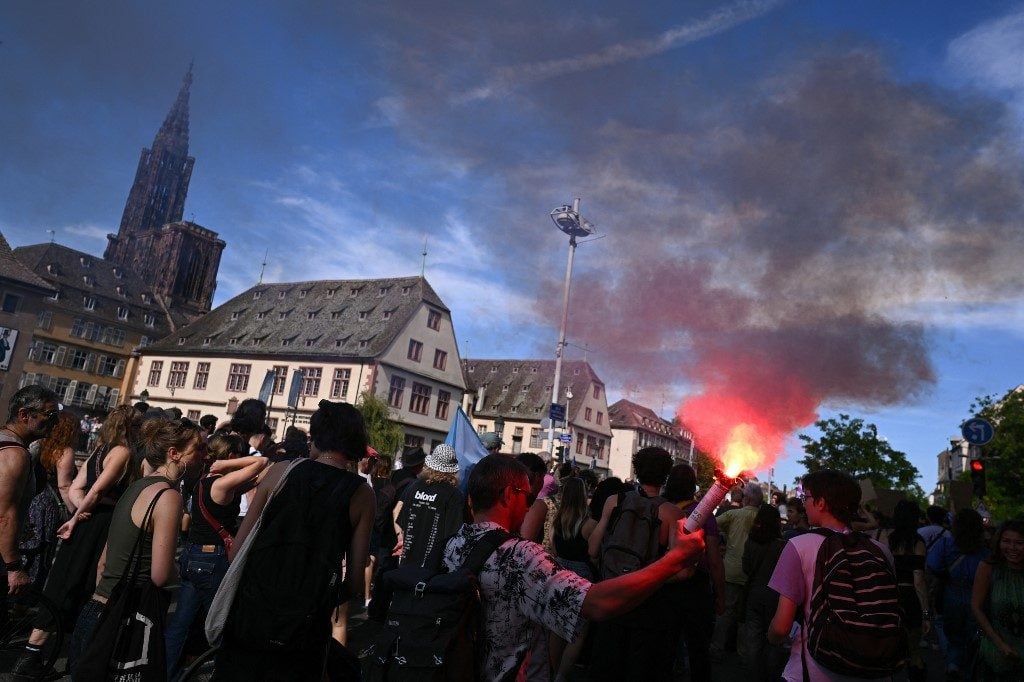 Manifestantes protestam na França contra novo primeiro-ministro indicado por Macron