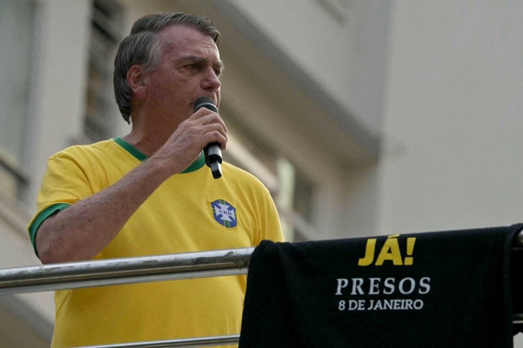 Bolsonaro perde as redes e as ruas