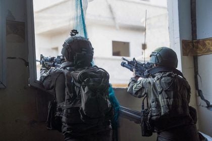 Ataques israelenses contra áreas militares deixam ao menos 14 mortos na Síria