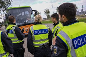 Alemanha restabelece controles em suas fronteiras para conter a migração ilegal
