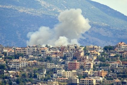 Após dias de bombardeios israelenses, França propõe cessar-fogo de 21 dias no Líbano
