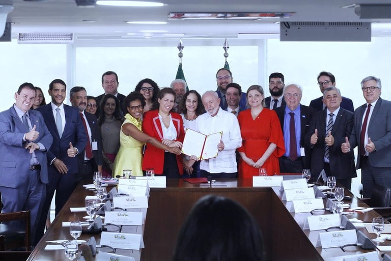 Lula sanciona lei que cria novas regras para concursos públicos; veja o que muda