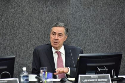Julgamento no STF sobre regulamentação das redes sociais fica para depois da eleição
