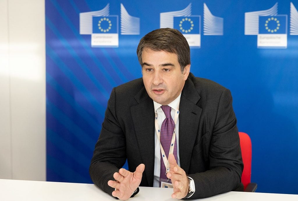 Candidato de extrema-direita assumirá vice-presidência econômica da UE, diz imprensa europeia