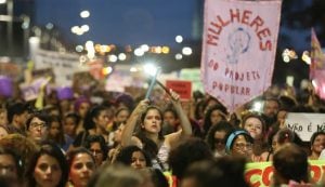 Saiba o que é e como denunciar a violência política de gênero