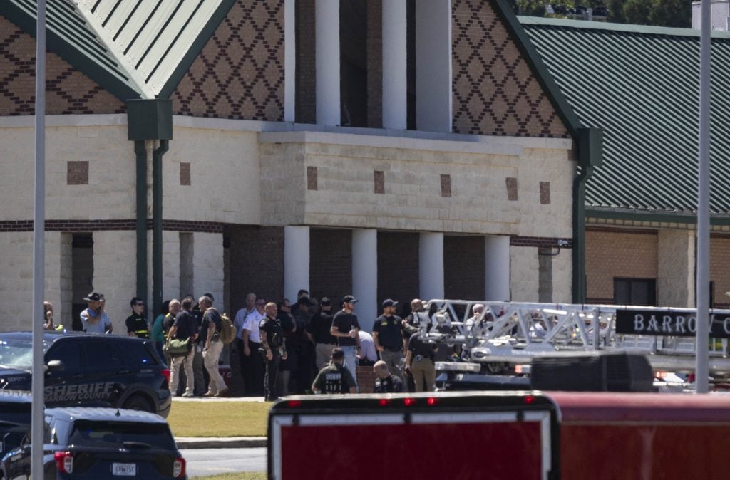Atirador que matou 4 pessoas em escola dos EUA já havia sido investigado pelo FBI
